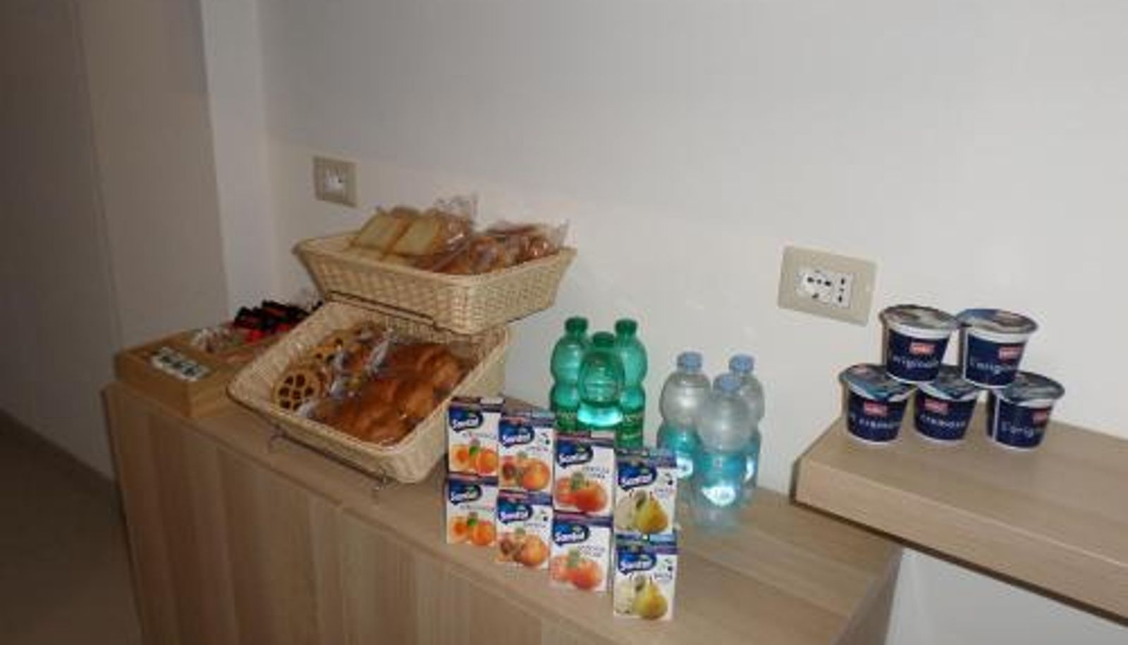 Frühstücksraum innerhalb des Restaurants - B&B Mansarda del Sole