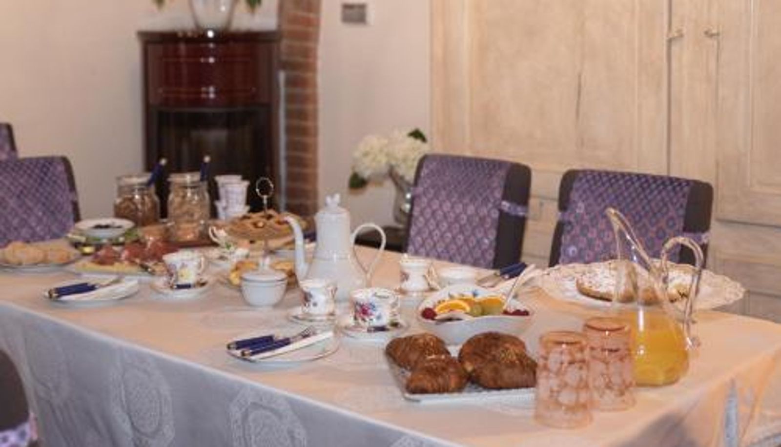 Breakfast room within the restaurant - Podere di Sotto