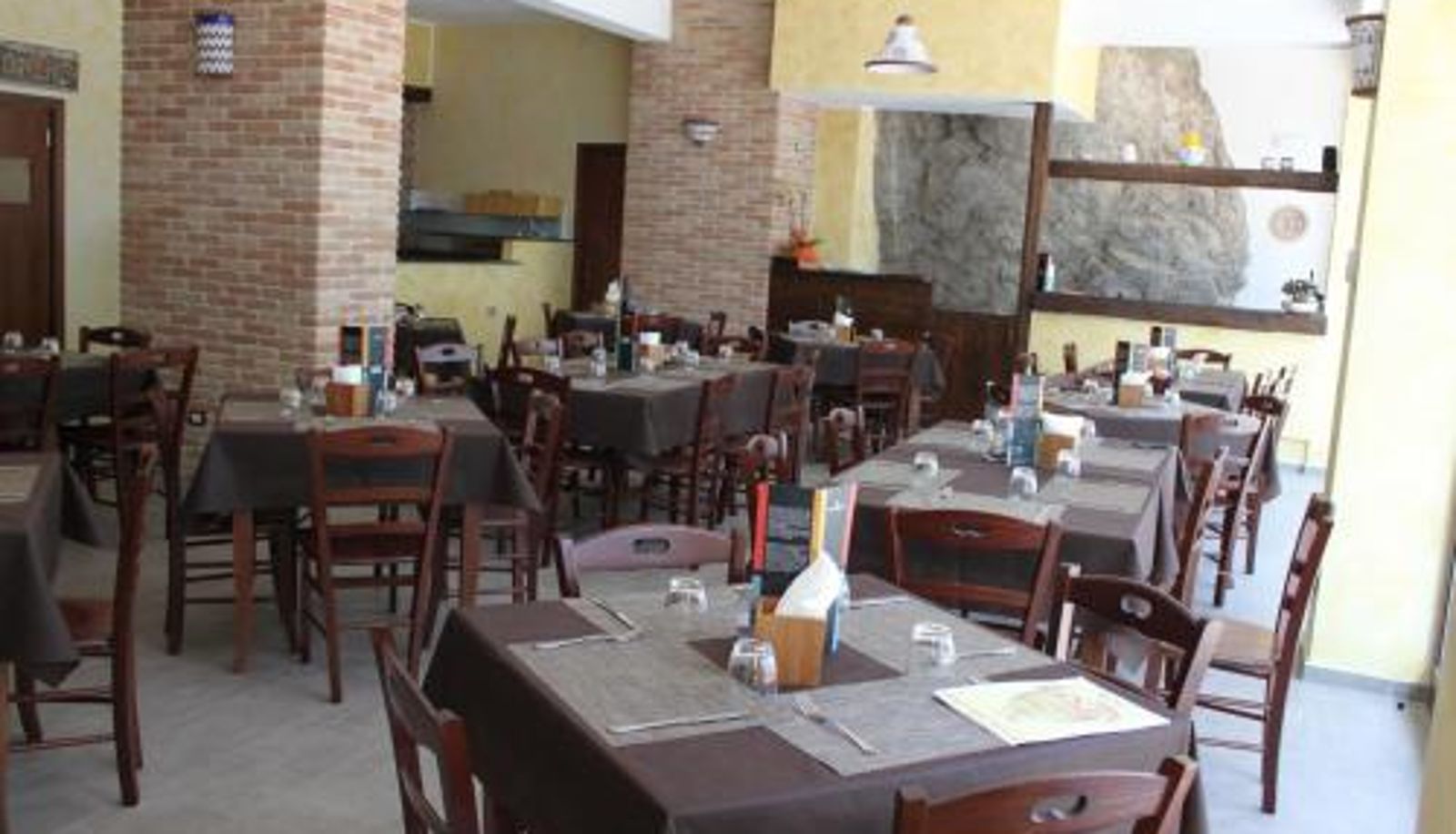 Sala de desayunos dentro del restaurante - Locanda Del Drago