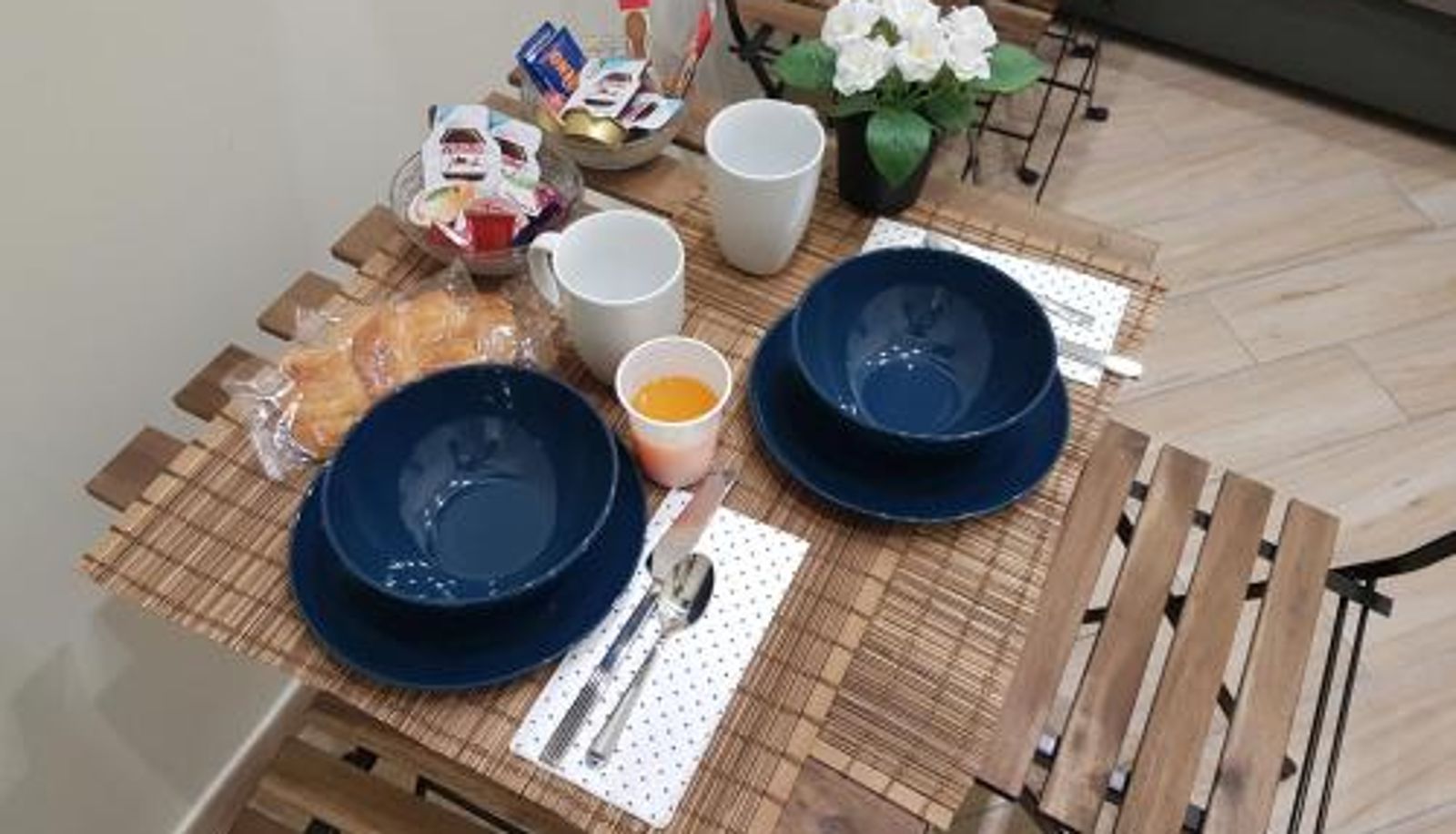 Sala de desayunos dentro del restaurante - B&B Residenza Alba