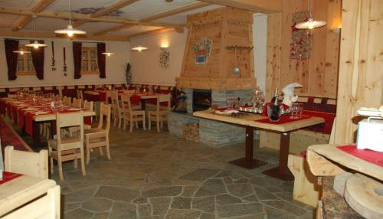 Breakfast room within the restaurant - Hotel Carpe Diem