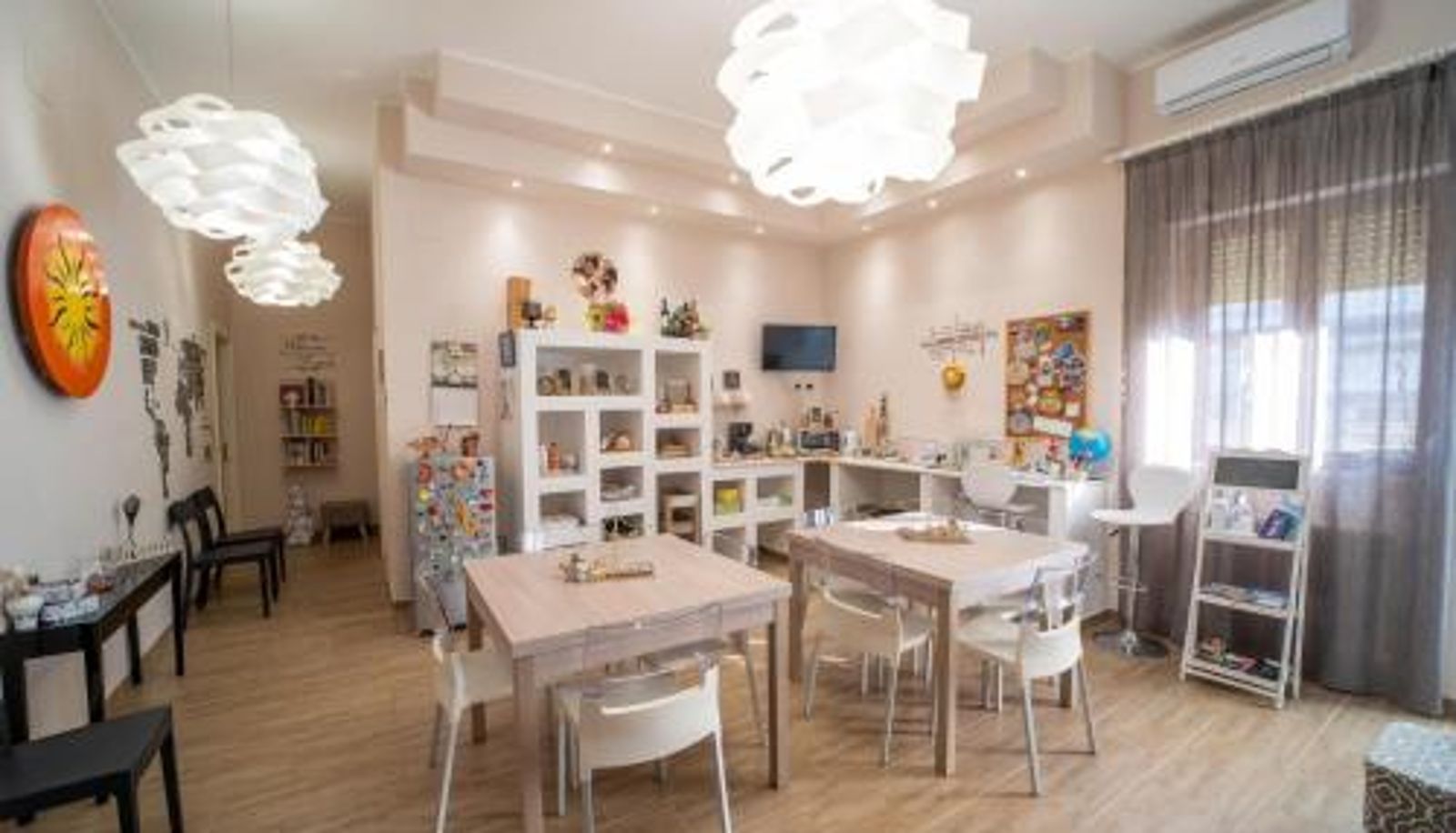 Salle de petit-déjeuner dans le restaurant - Holidays Lecce