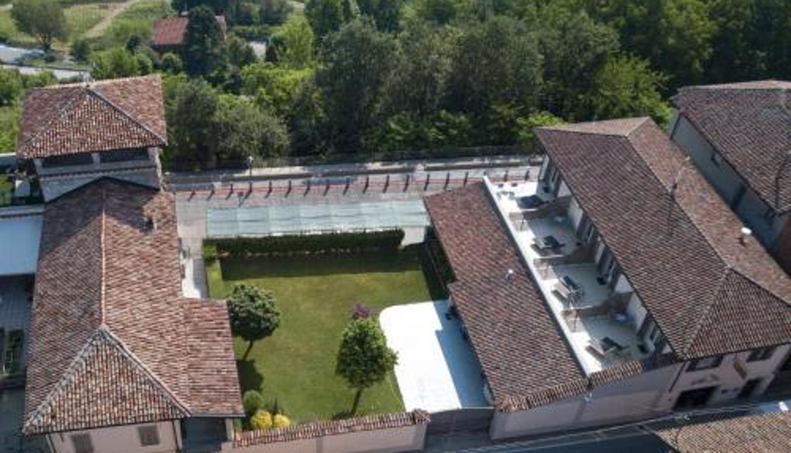 Hotel outdoor area - Rocche Costamagna Art Suites