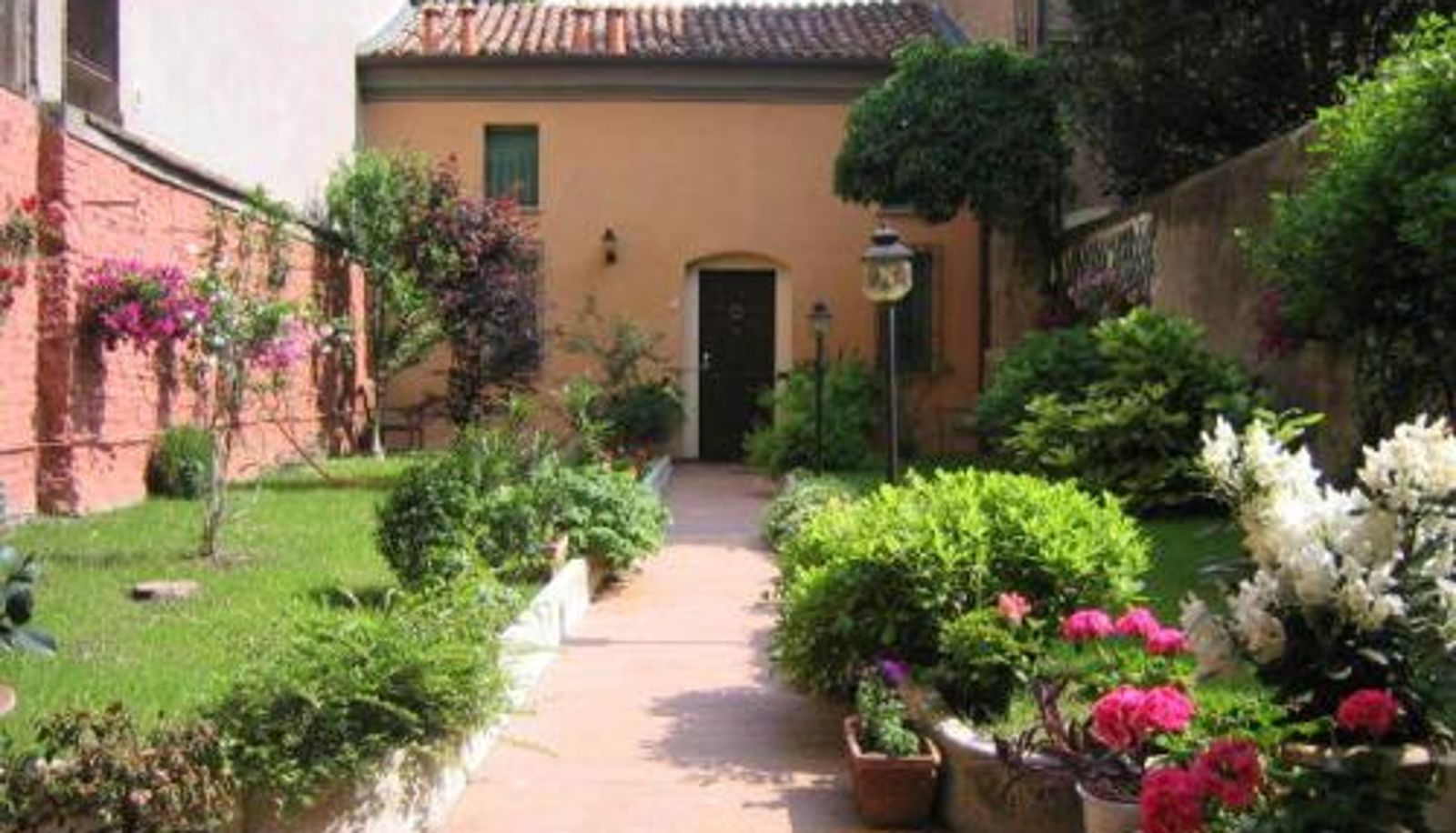 Información - Il Giardino Fiorito