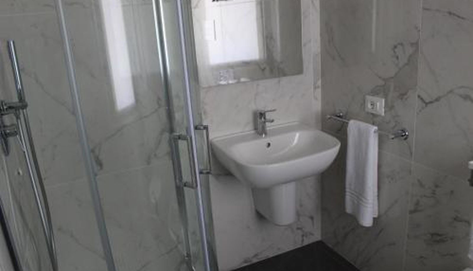 Info - CASA GRAMSCI B&B