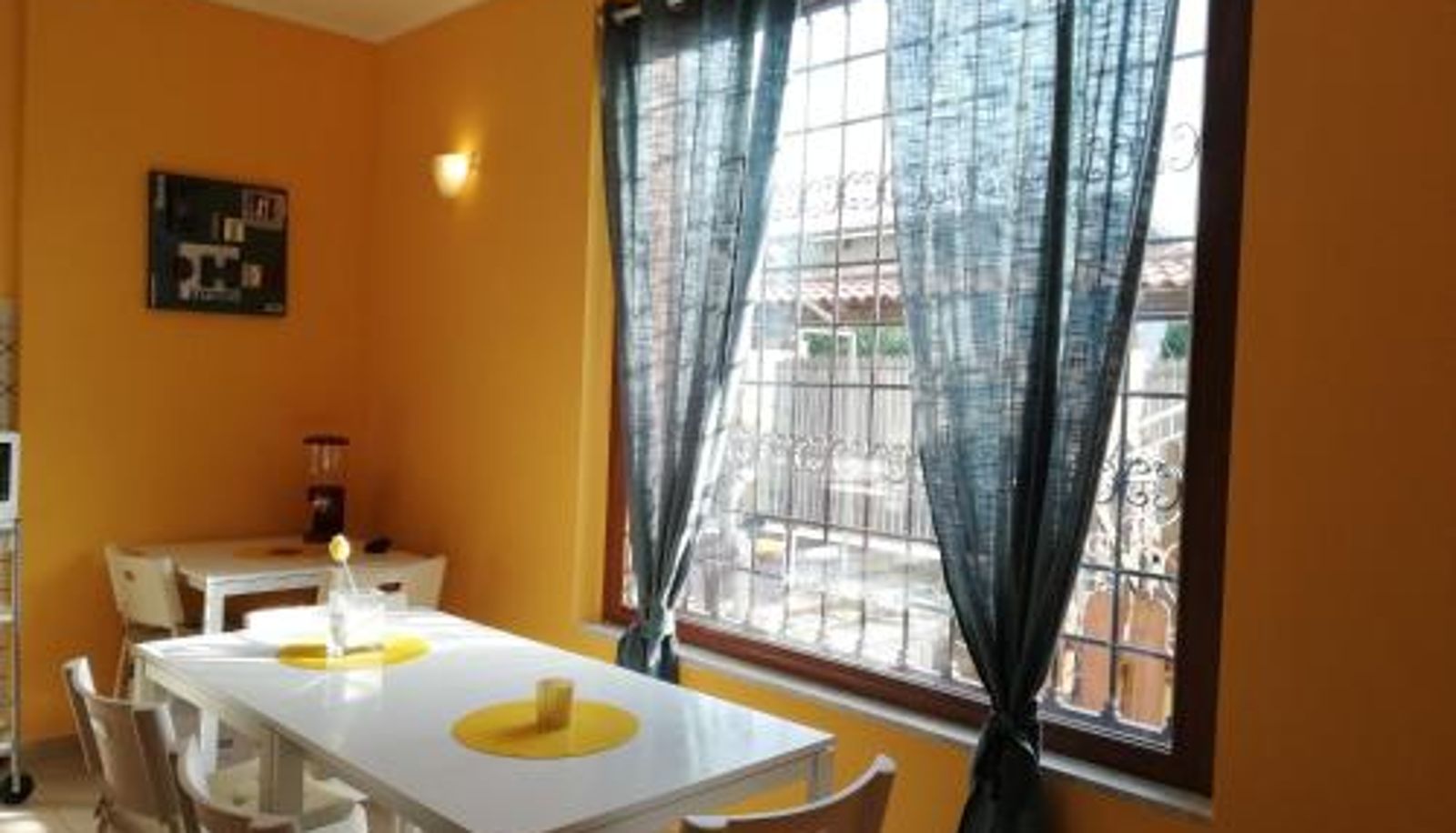 Sala prima colazione all'interno del ristorante - The Yellow House