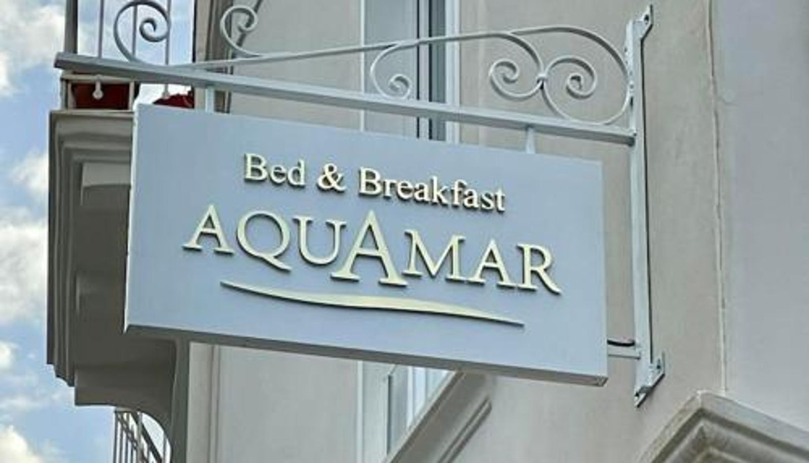 Info - AquaMar Bed and Breakfast