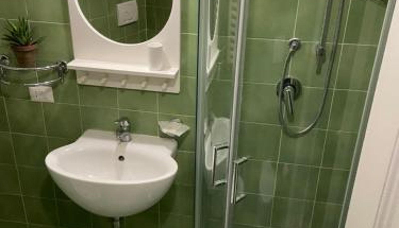 Bathroom - Inn The Garden