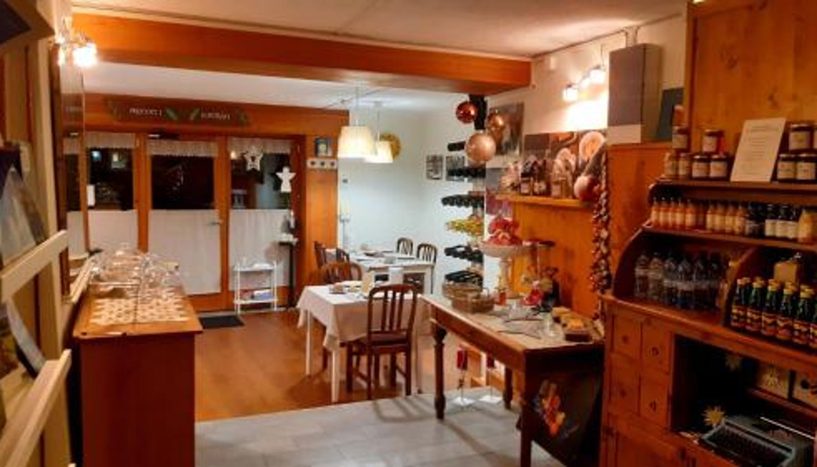 Frühstücksraum innerhalb des Restaurants - B&B Monastero