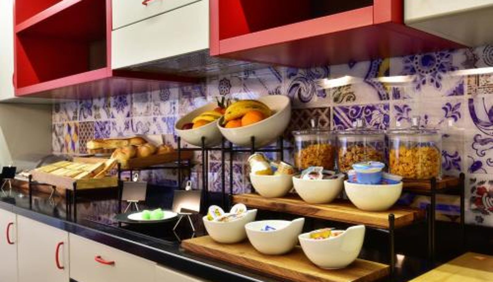 Salle de petit-déjeuner dans le restaurant - ANFITEATRO LE SUITES
