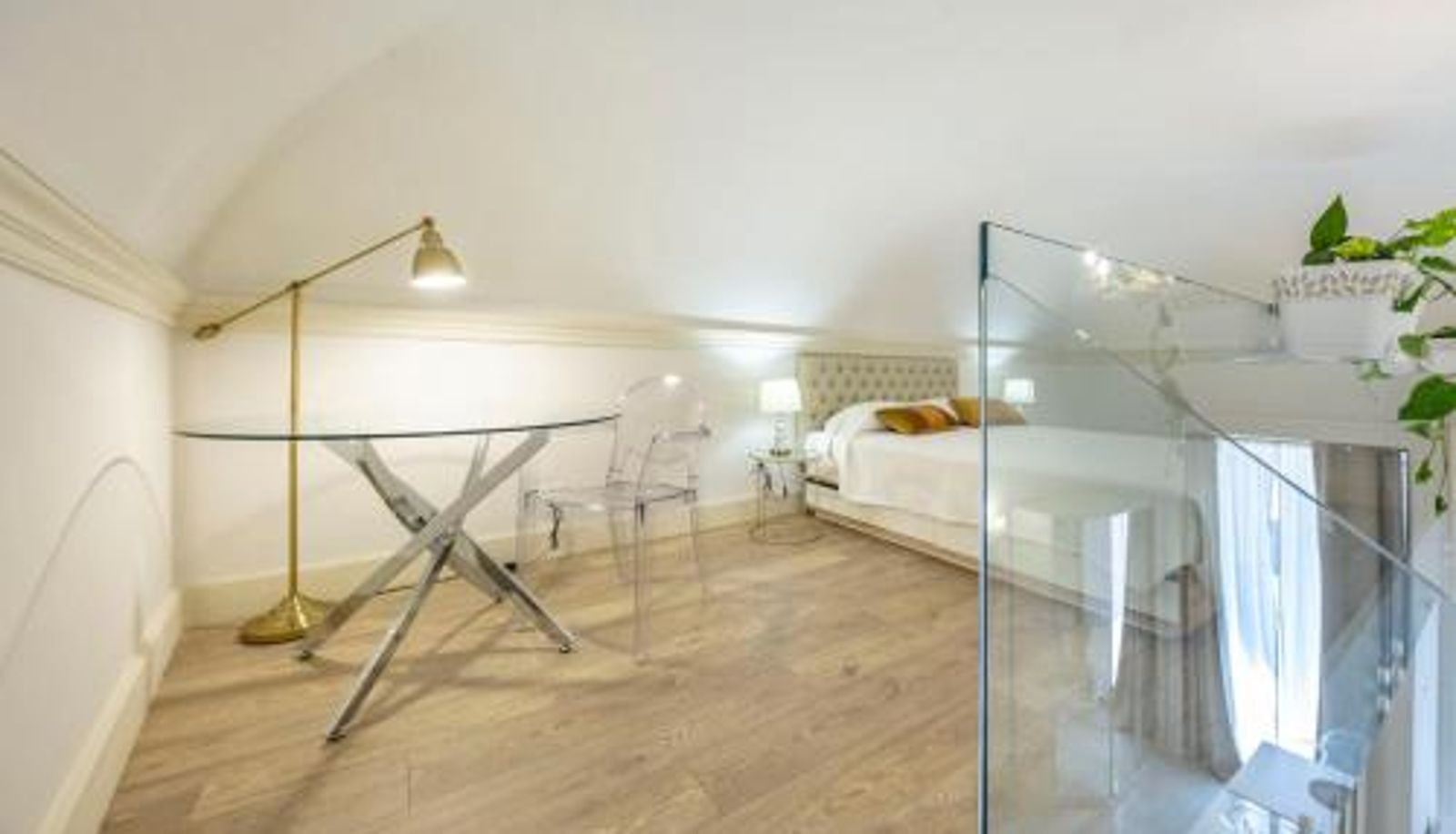 Kamer - Home dentro il teatro