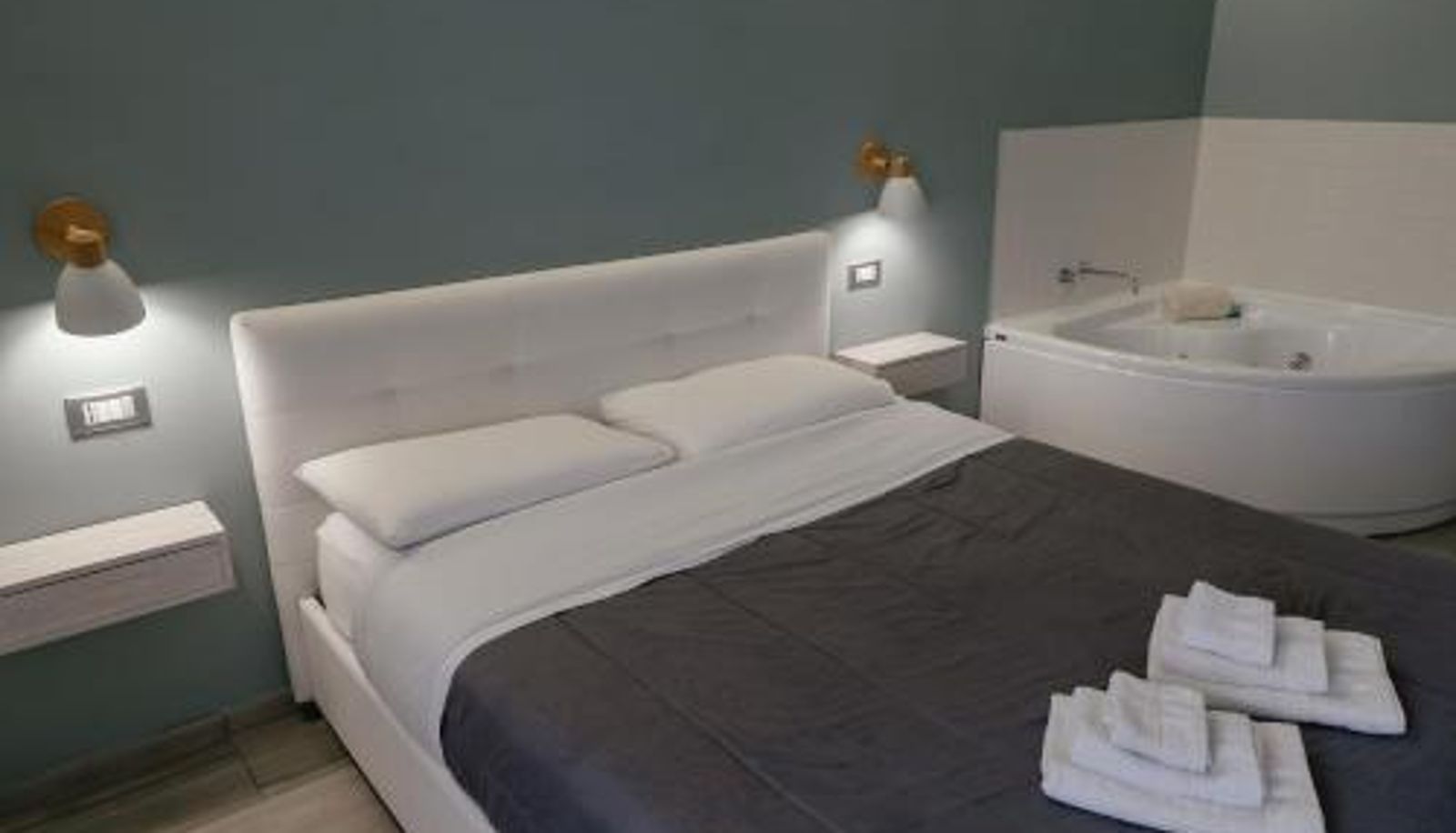 Info - Zaro Suites B&B