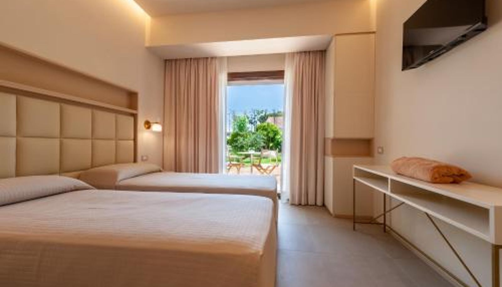 Room - Donnarumma Hotel