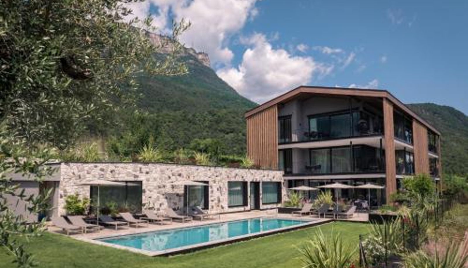 Zona exterior del hotel - View - AgriSuites