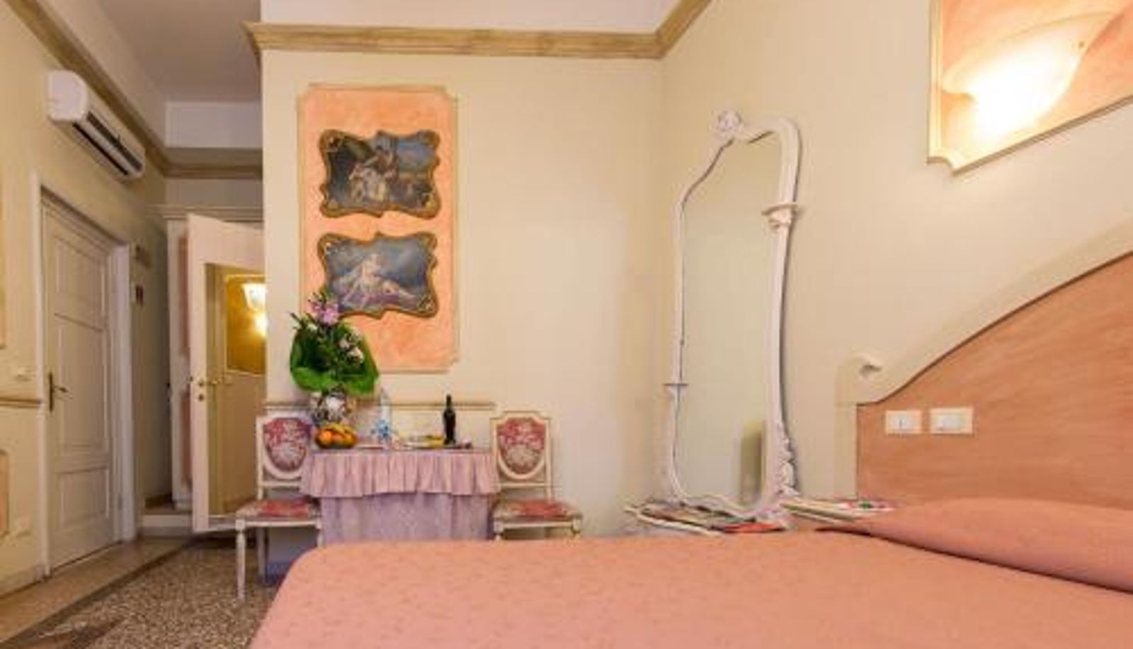 Kamer - Antica Residenza D'Azeglio Room&Breakfast di Charme