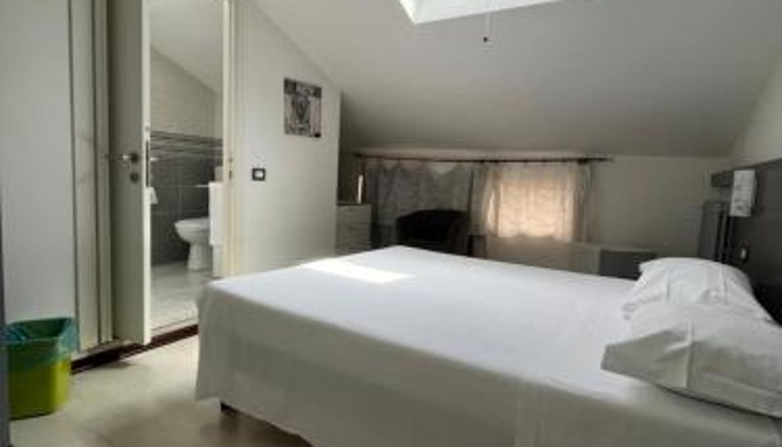 Camera - Bella Vita Guesthouse -parcheggio privato interno