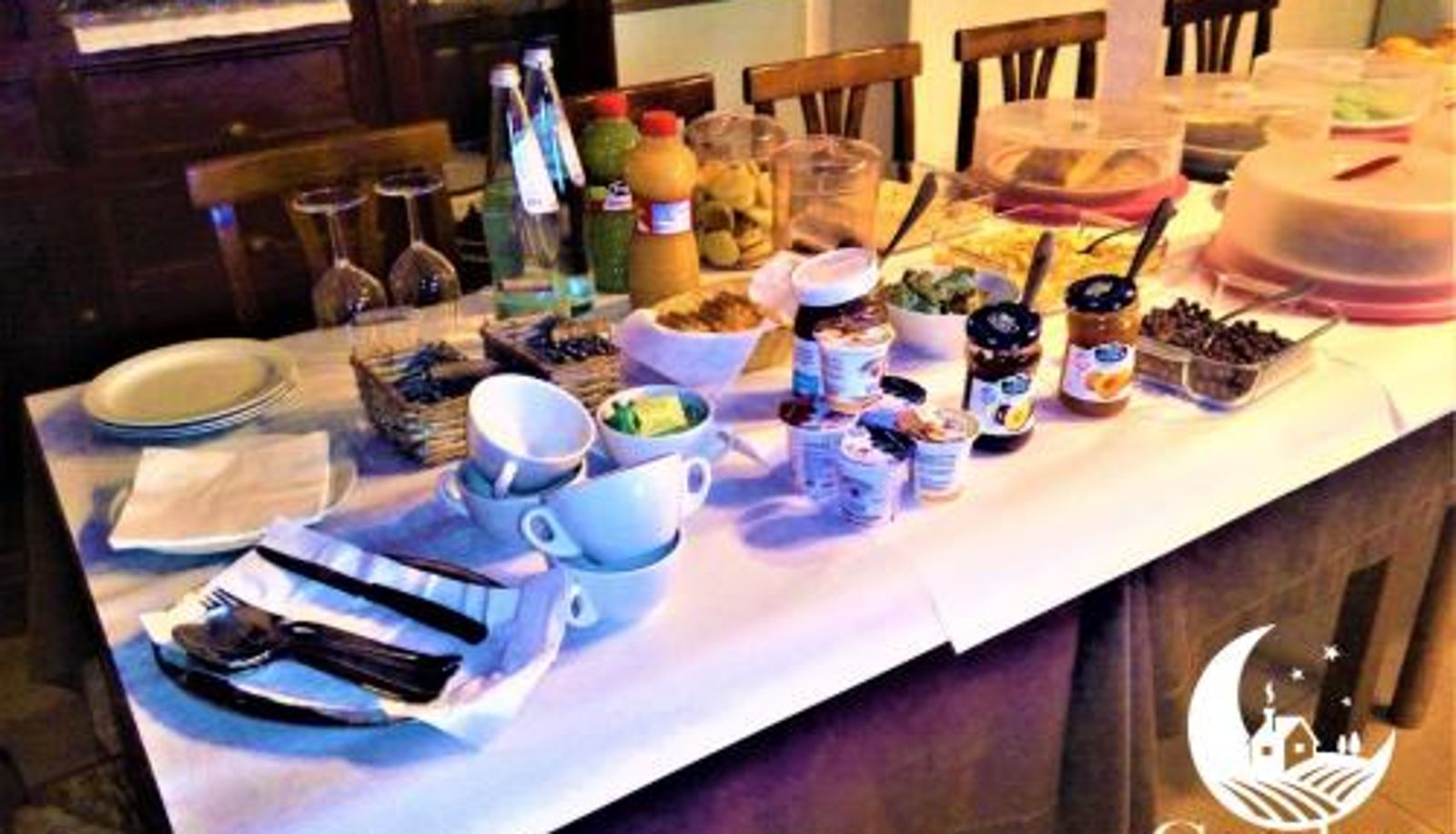 Sala śniadaniowa w restauracji - Casolare Azzurro