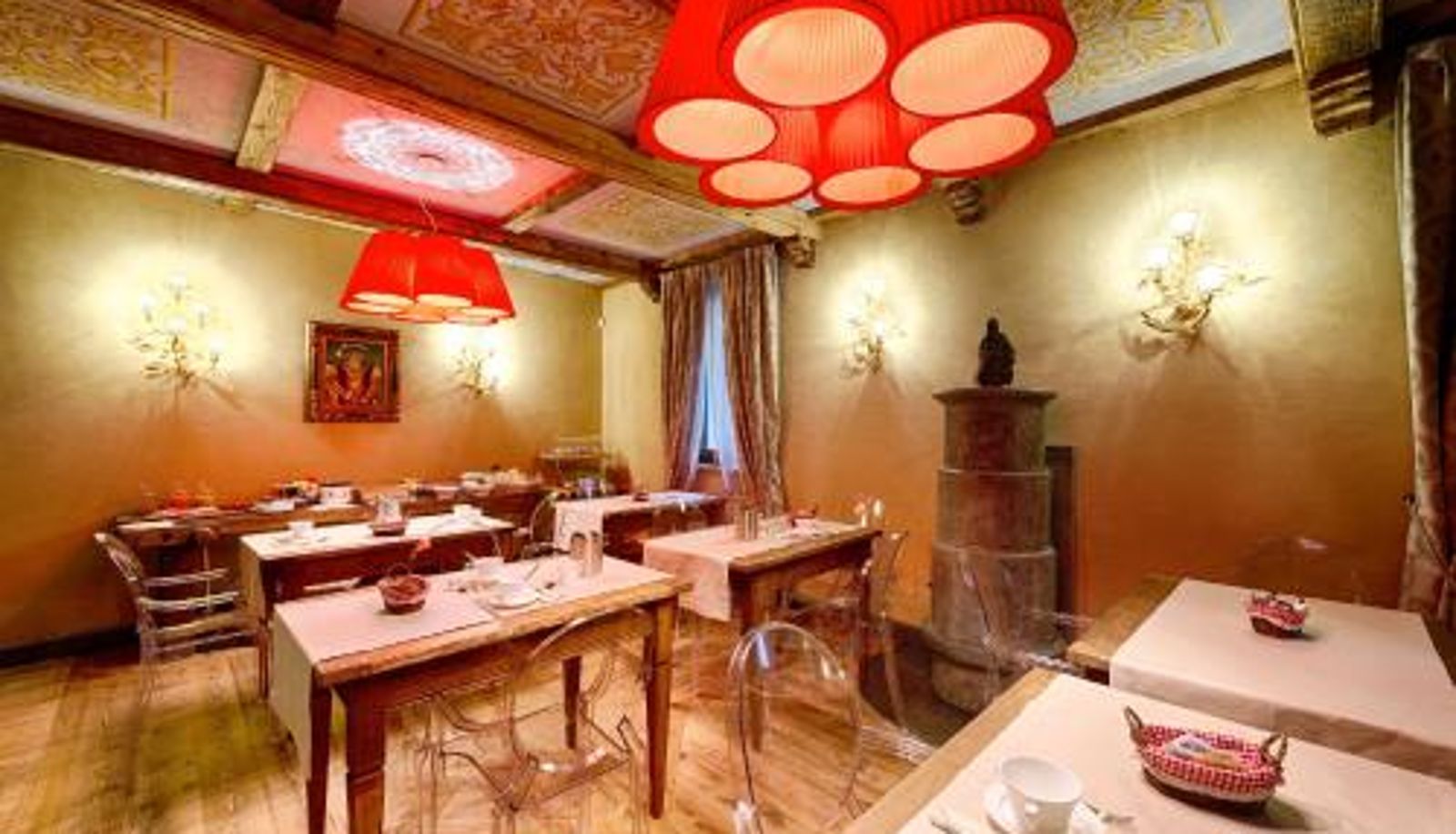 Salle de petit-déjeuner dans le restaurant - Le Reve Charmant