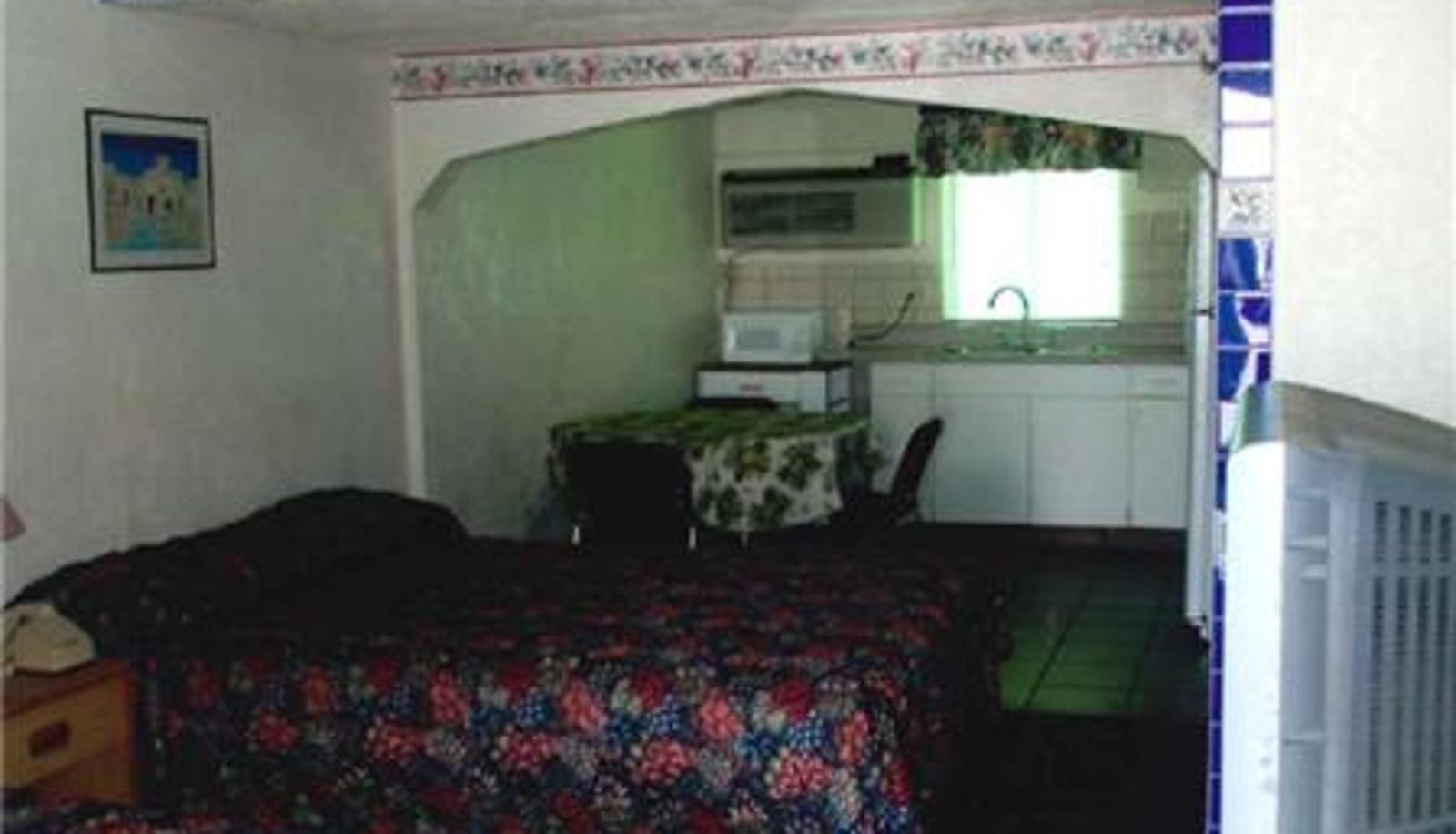 Room - Havasu Inn & Suites