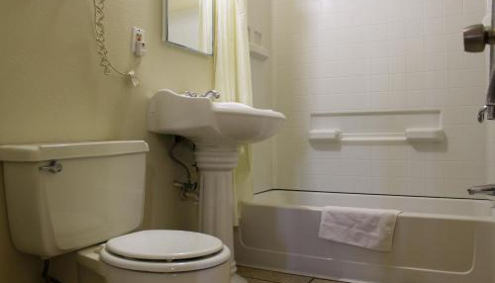 Standard room - Starlite Motel