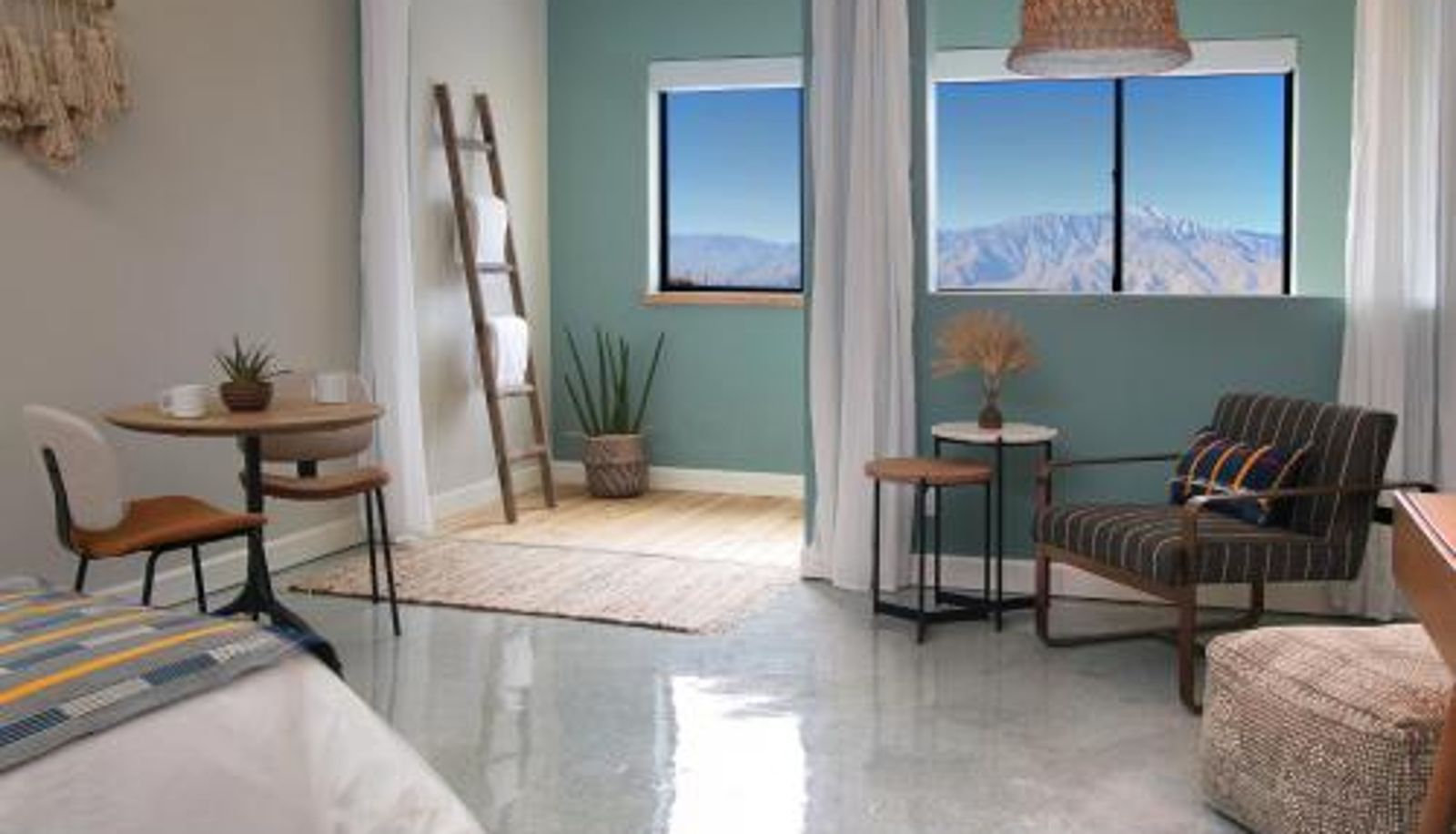 Zimmer - Azure Palm Hot Springs