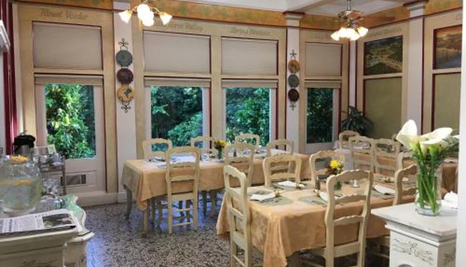 Info - Churchill Manor