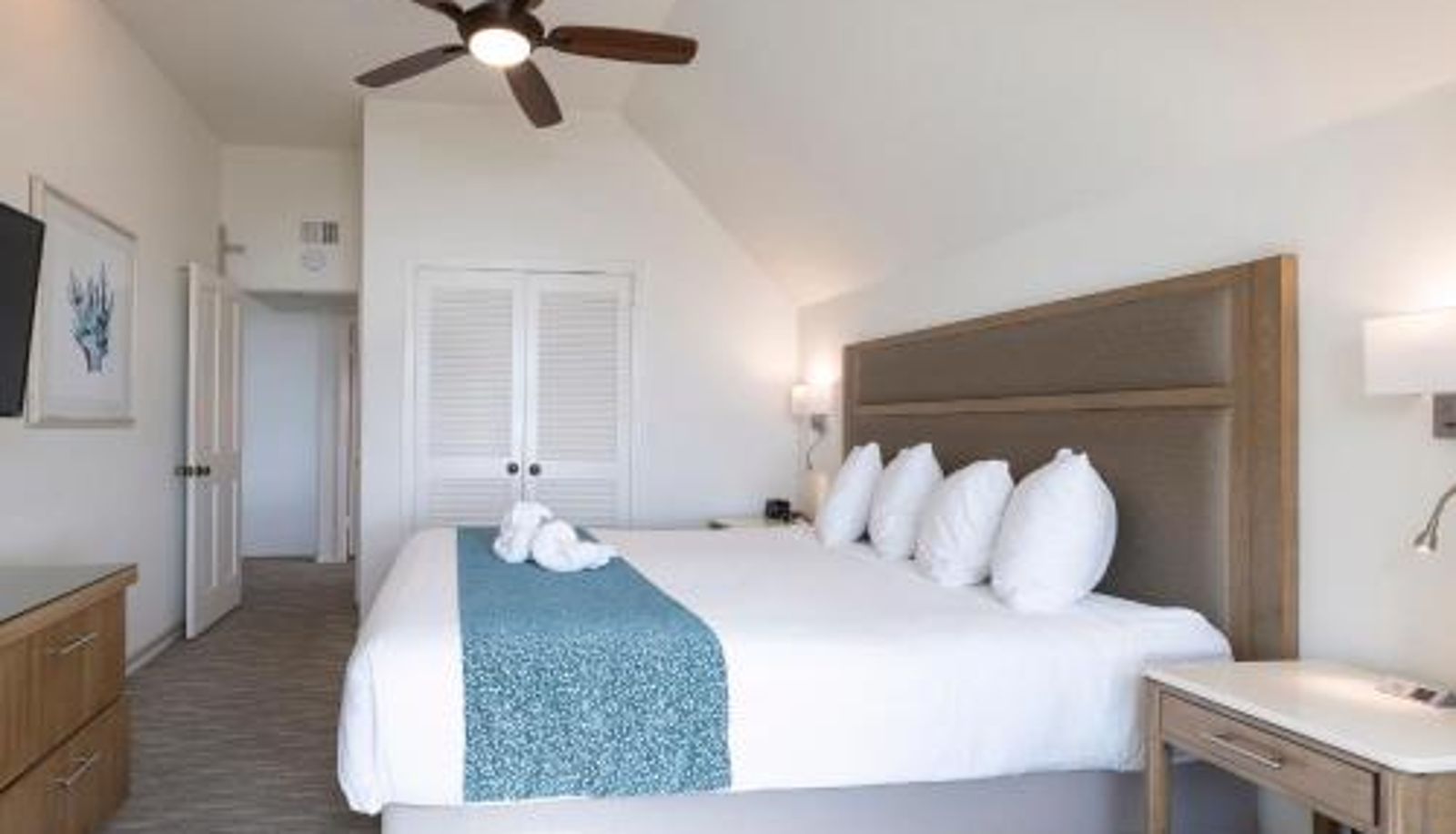 Suite - Wave Crest Resort
