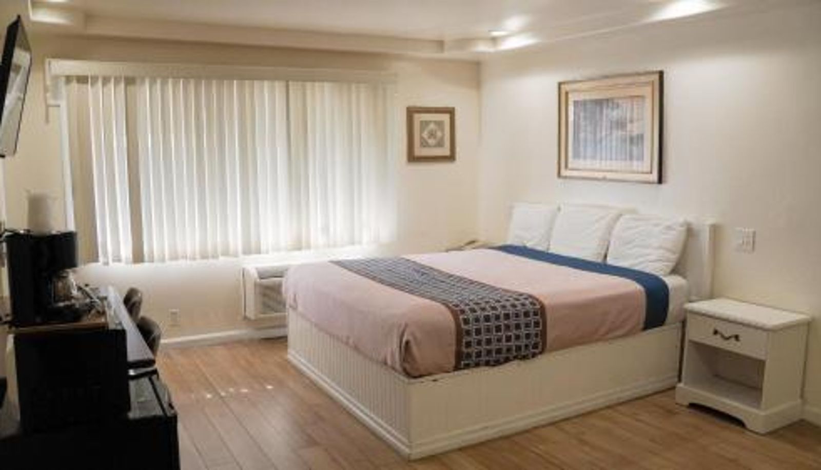Info - 777 Motor Inn
