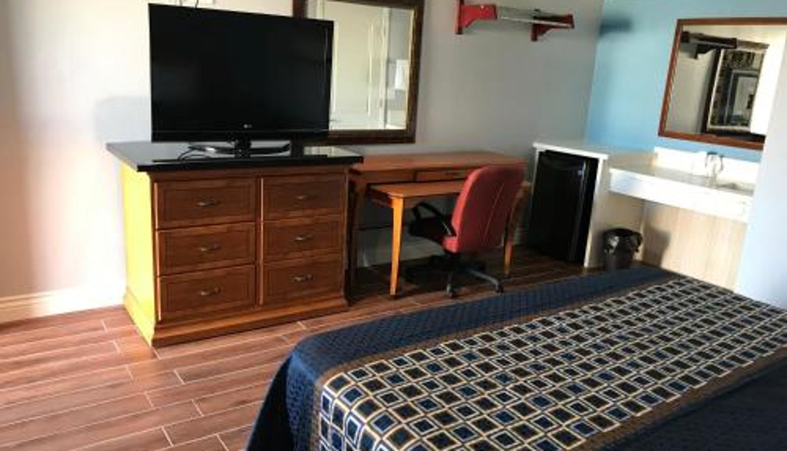 Zimmer - Driftwood Motel