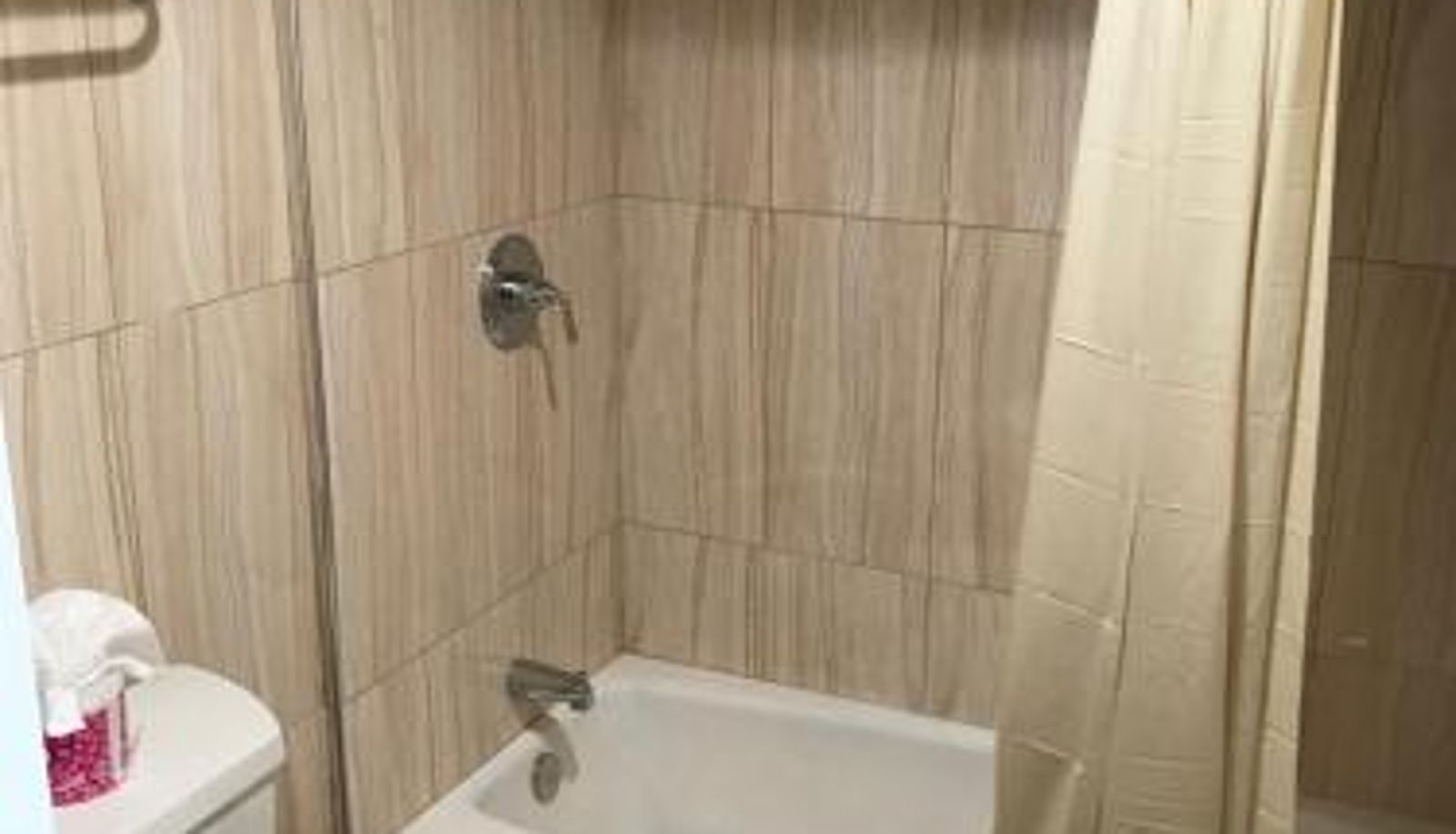 Badezimmer - Driftwood Motel