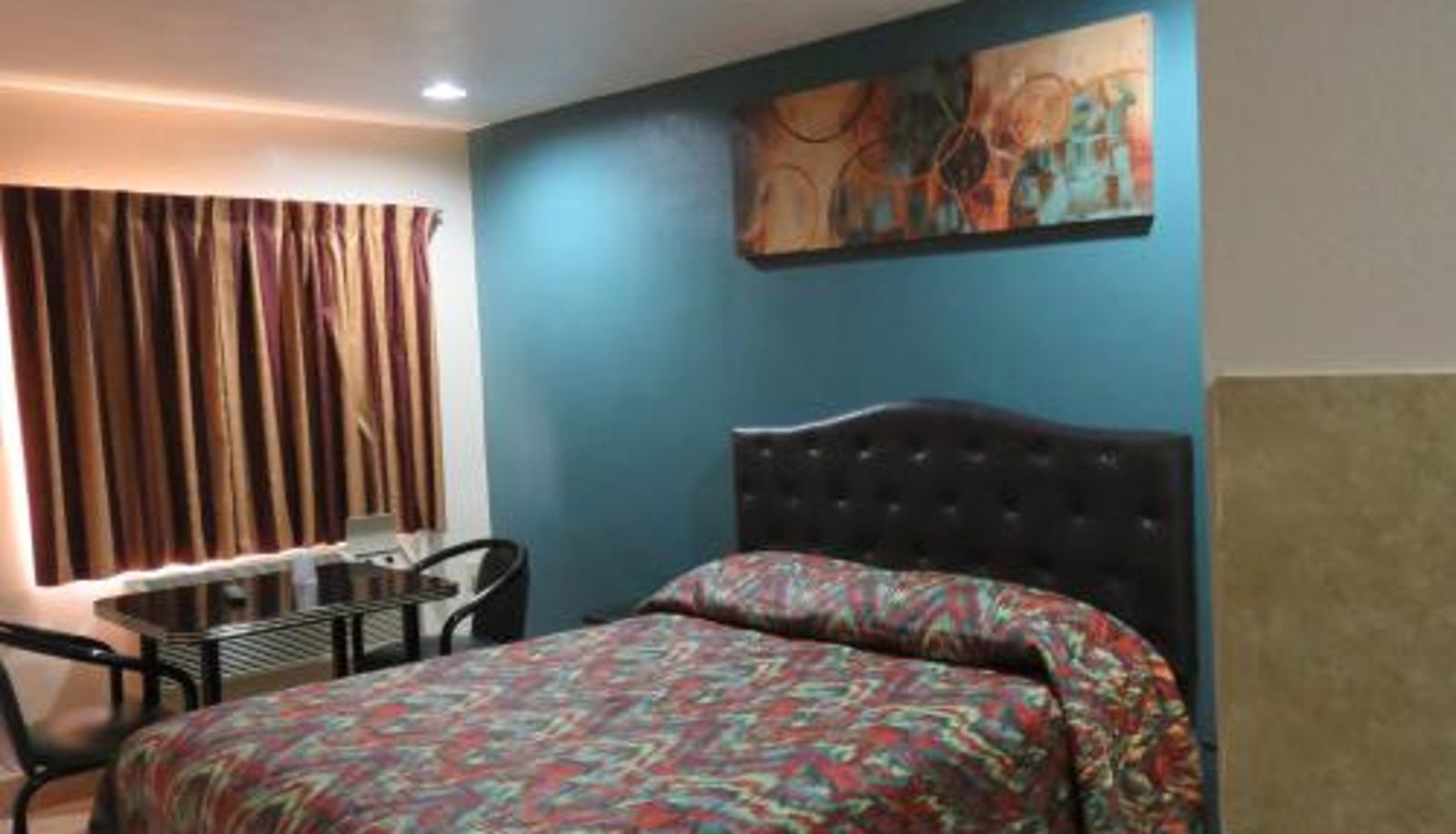 Camera - Florentina Motel - Los Angeles