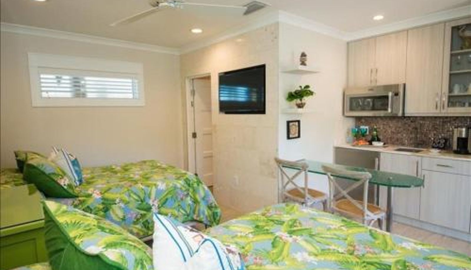 Info - The Rod and Reel Resort Suite 7