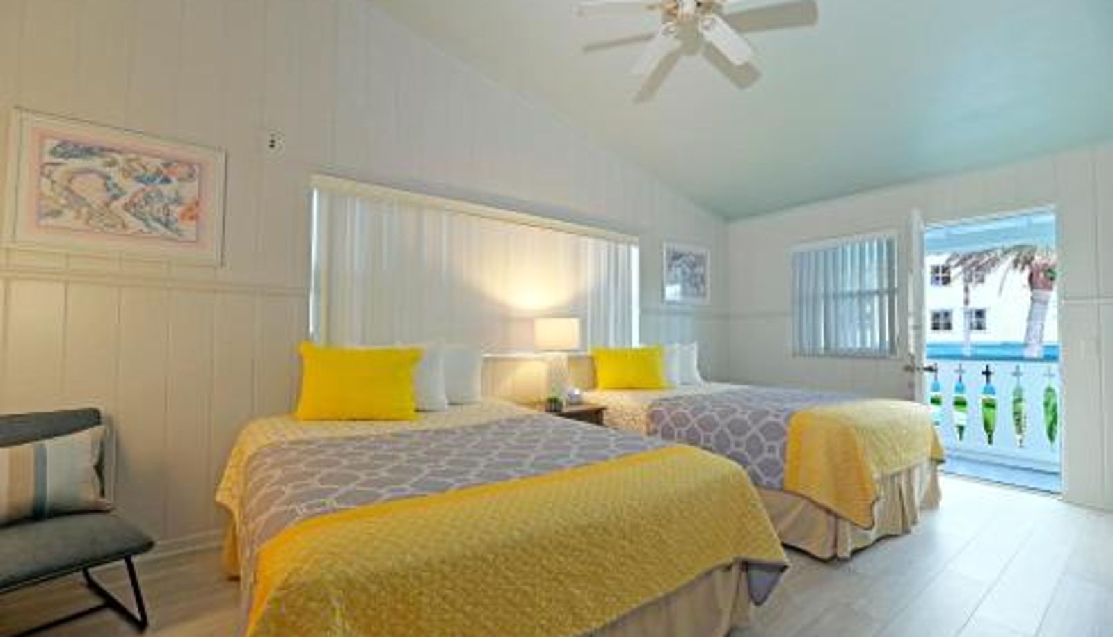 Room - The Islander Inn
