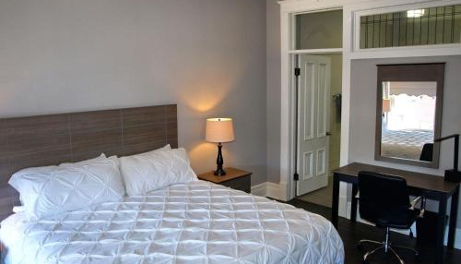 Zimmer - Cornerstone Inn