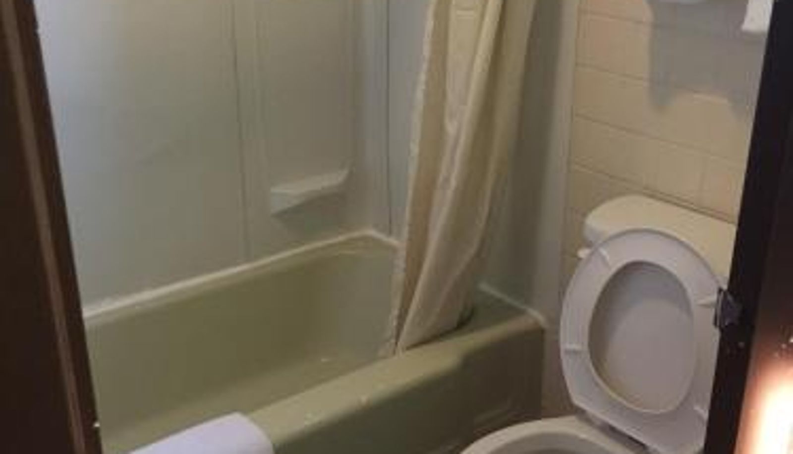 Standard room - Statesman Inn