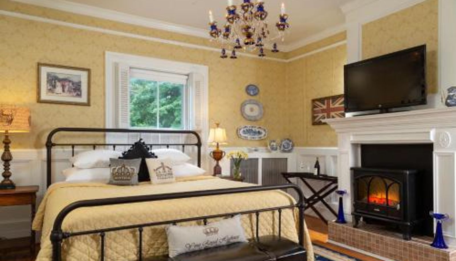 Room - Captain Nickels Inn