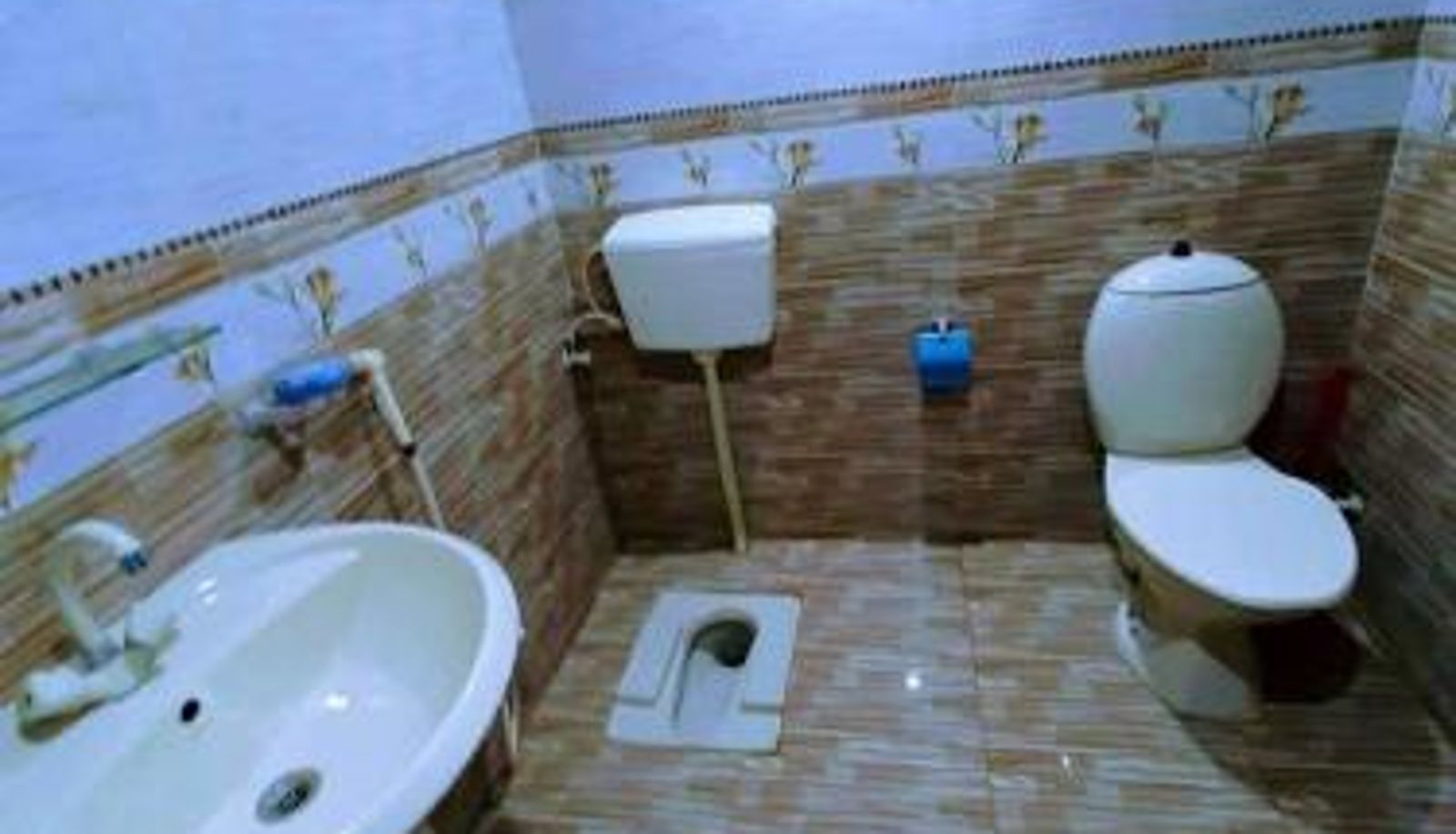Room - Galaxy Inn Guest House