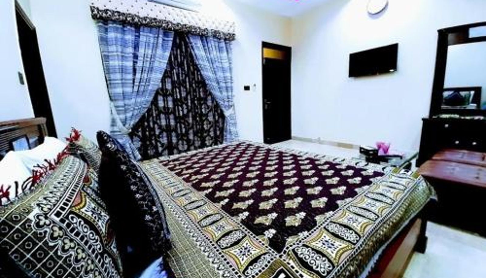 Info - Galaxy Guest House Near Millennium Mall