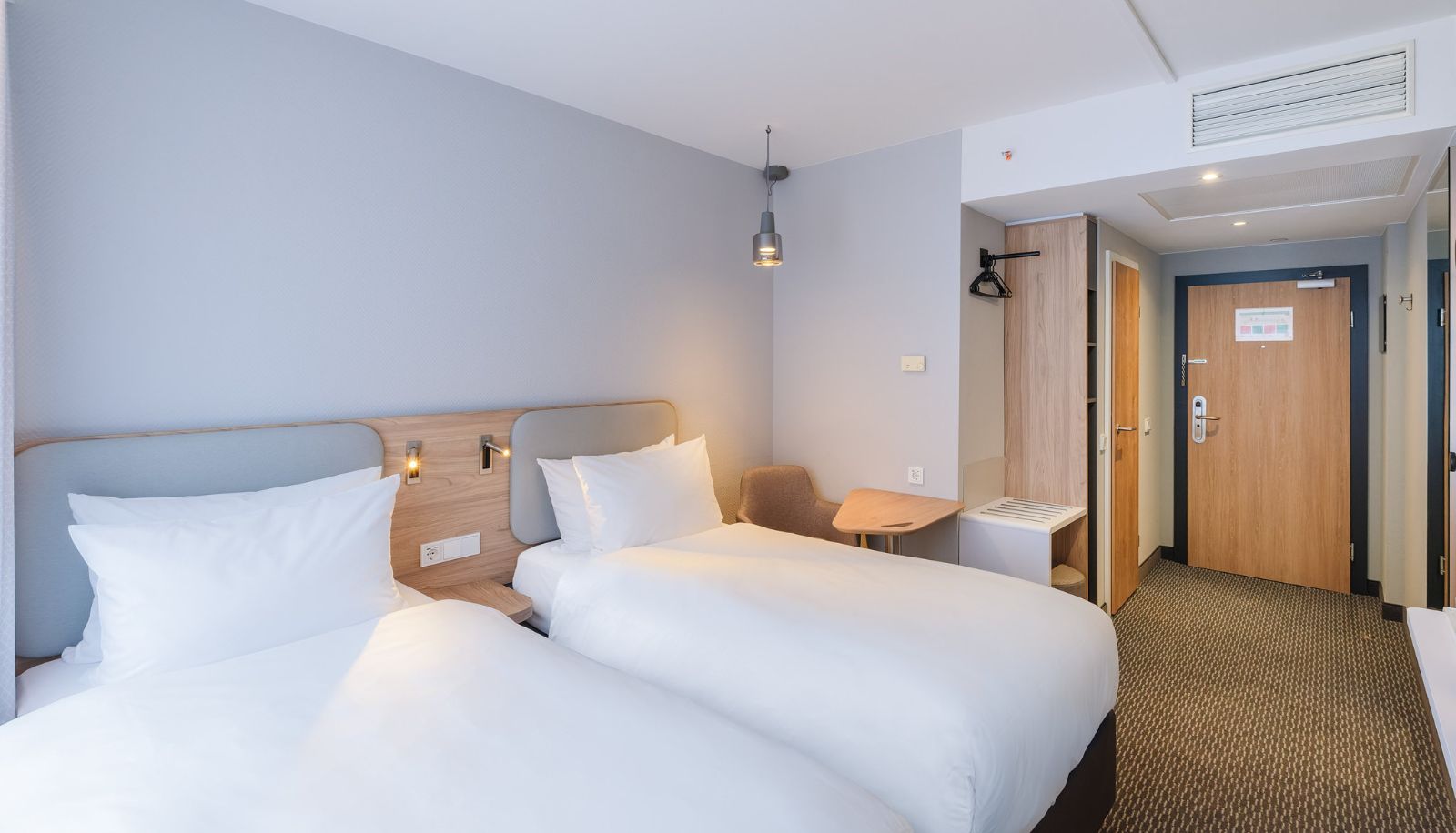 Room - Holiday Inn Express DRESDEN ZENTRUM by IHG