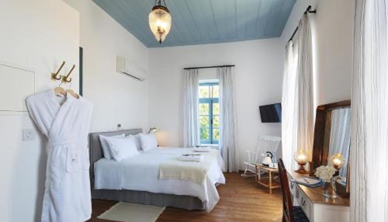 Room - Polis 1907 by Louis Hotels