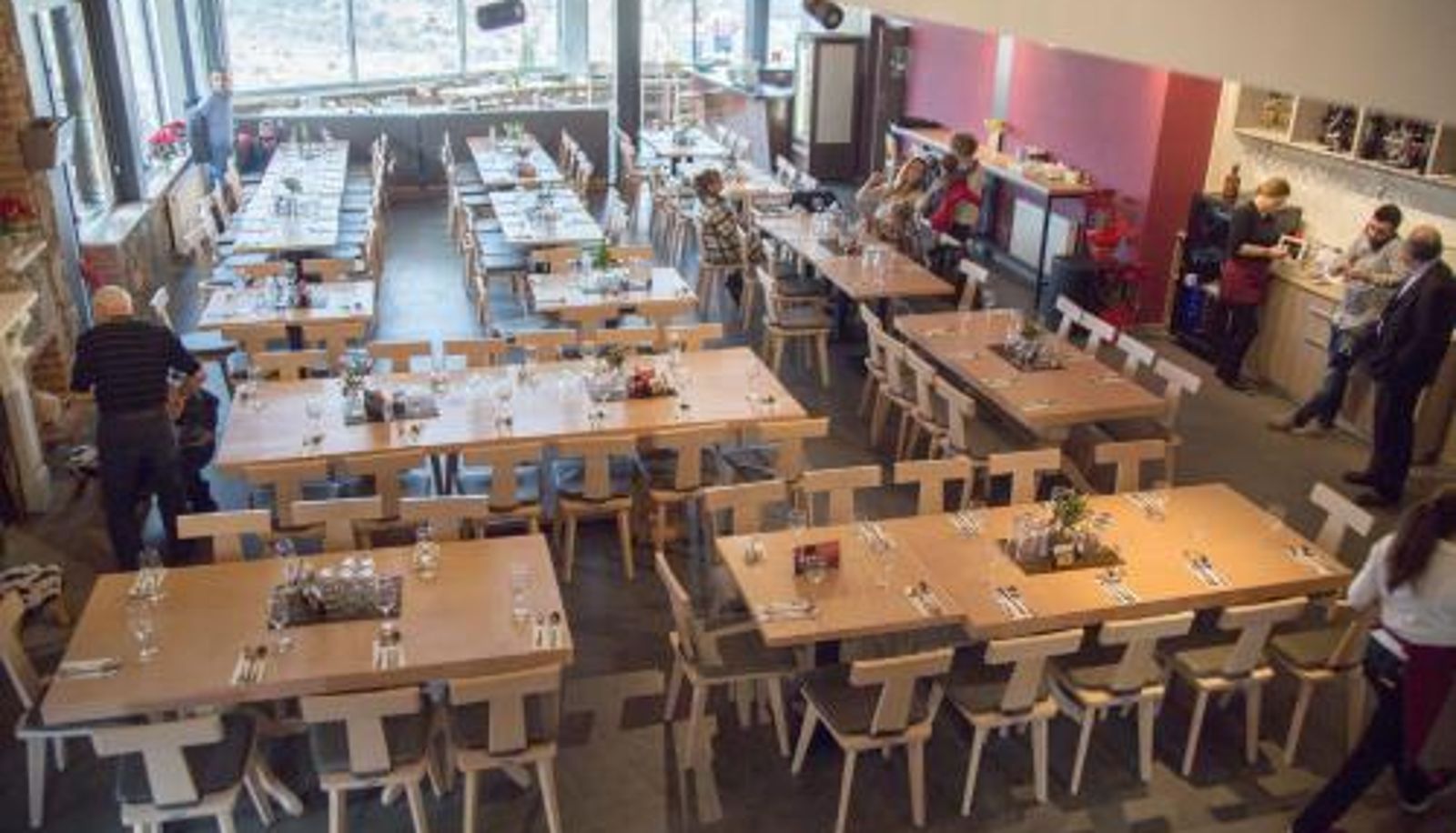 Frühstücksraum innerhalb des Restaurants - Farmakas Living