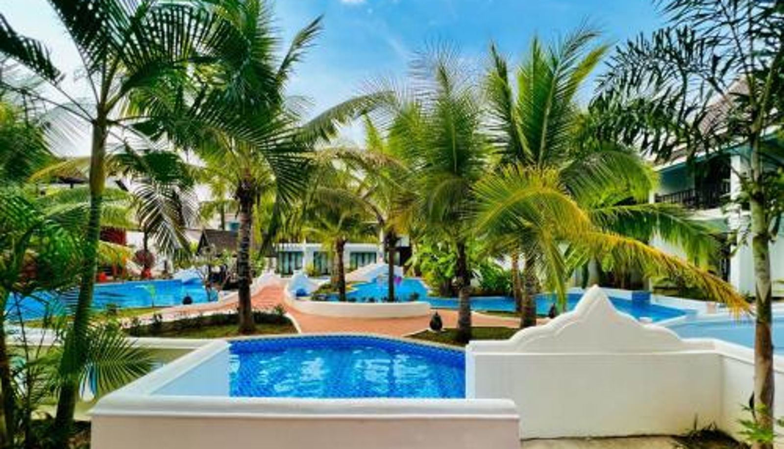 Piscina - Manyo Hotel and Resort
