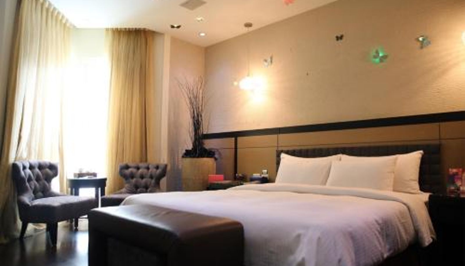 Room - Go Shine Motel