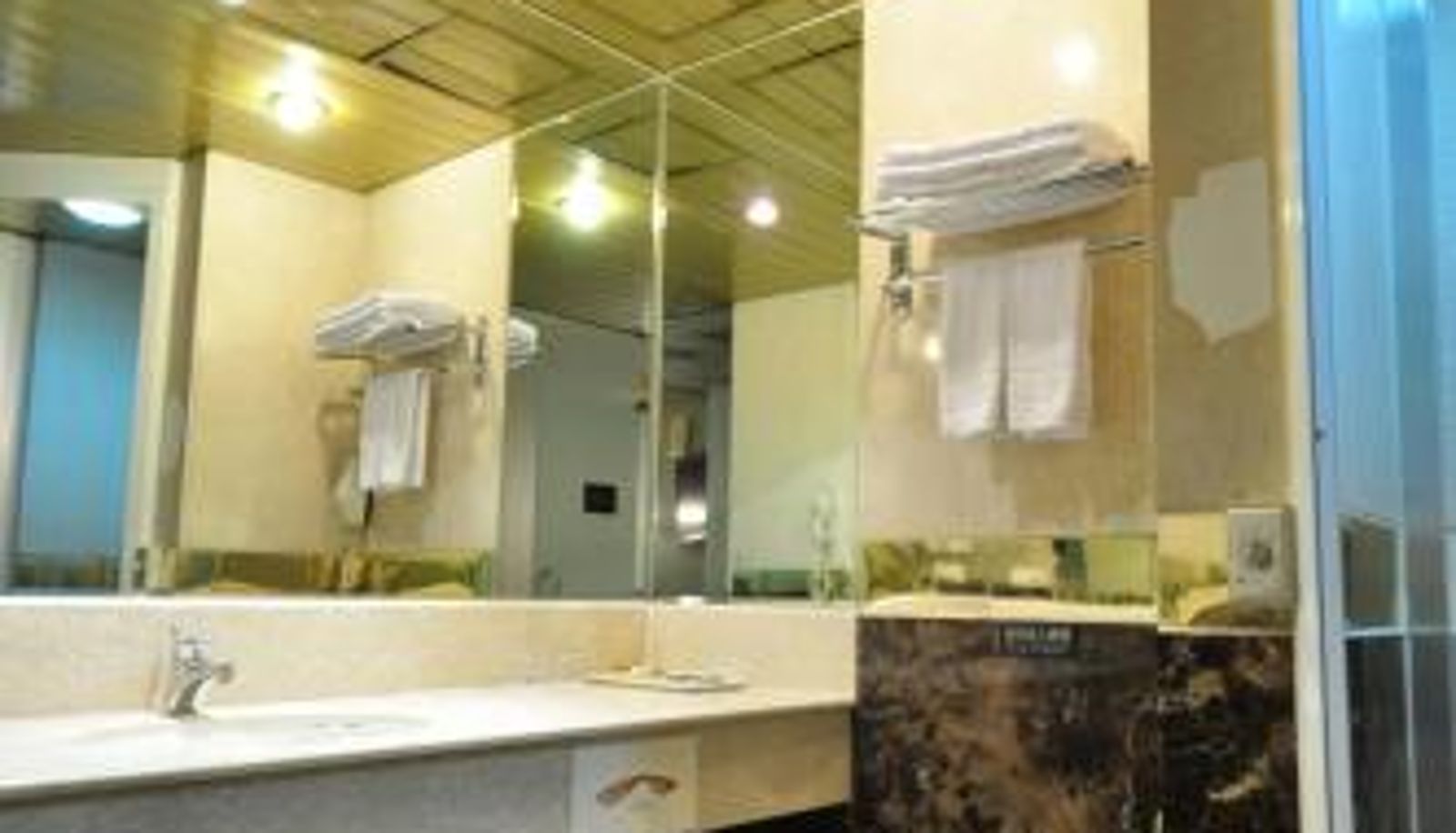 Badezimmer - The We Hotel