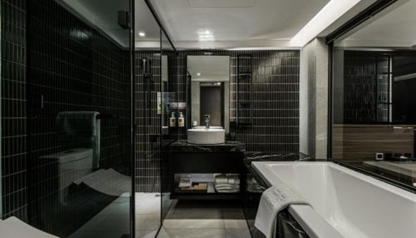 Badkamer - Autumn Willow Hotel