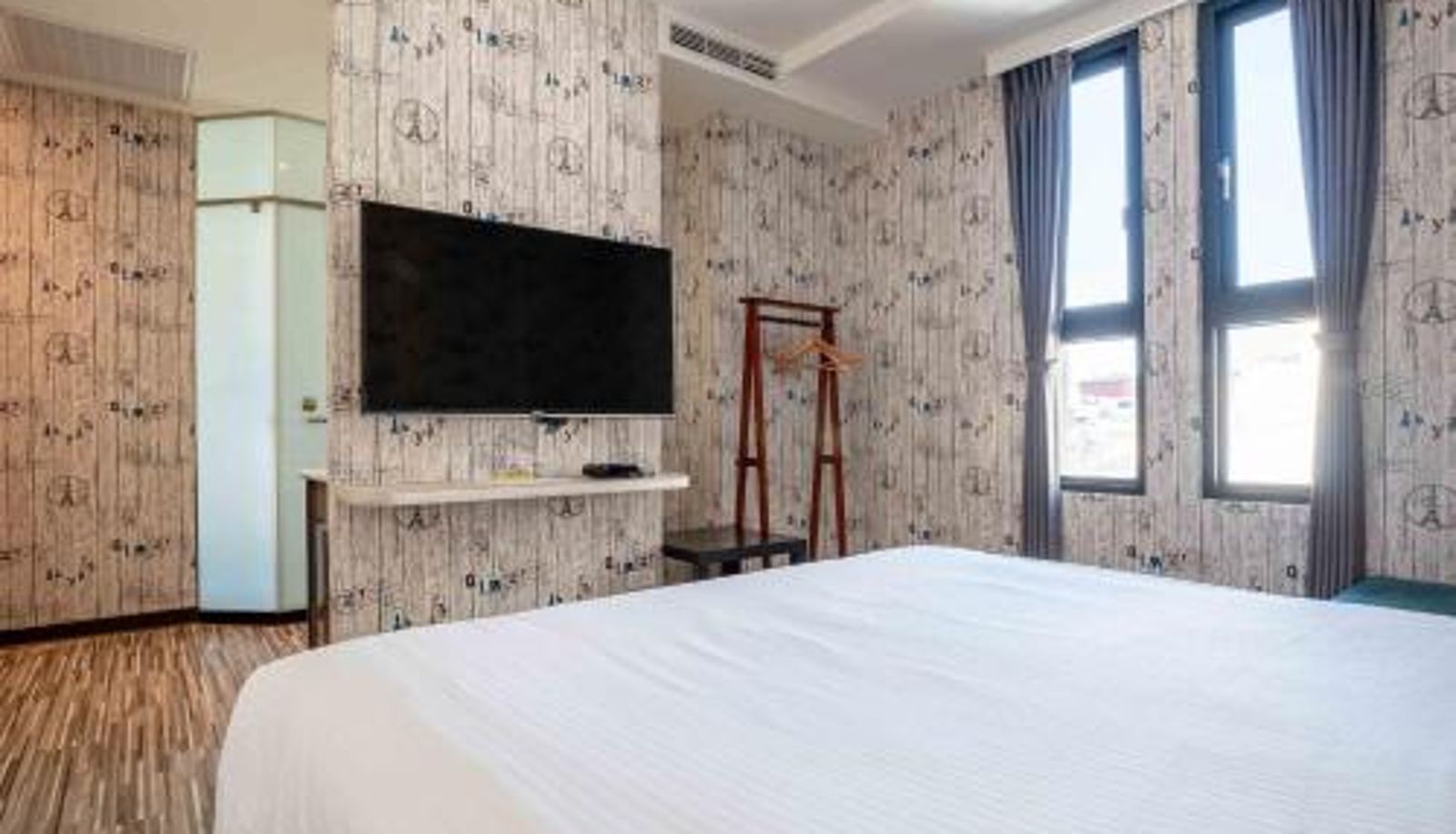Camera - CHECK inn Taichung Ziyou