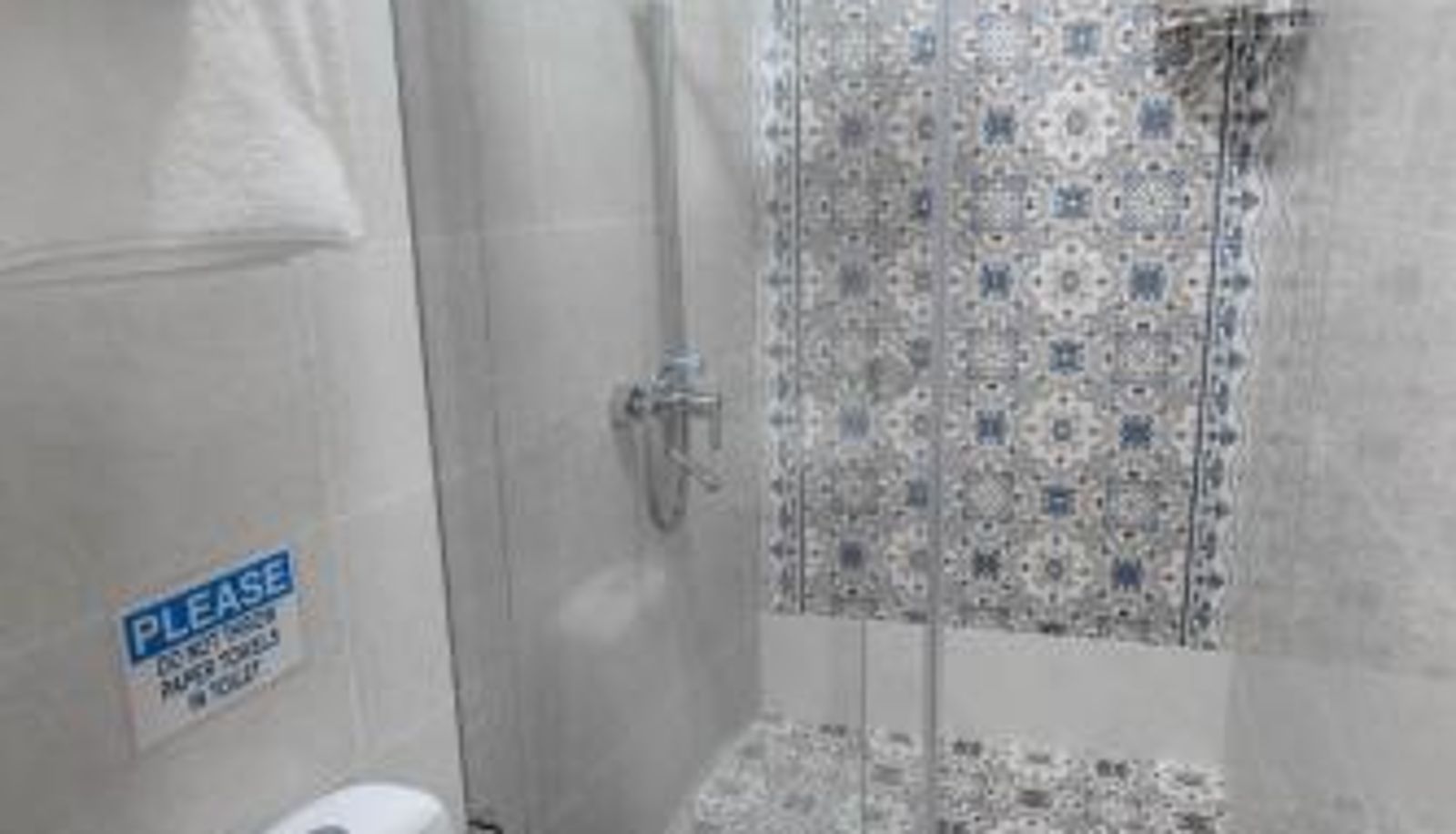 Badezimmer - Registon Saroy Hotel
