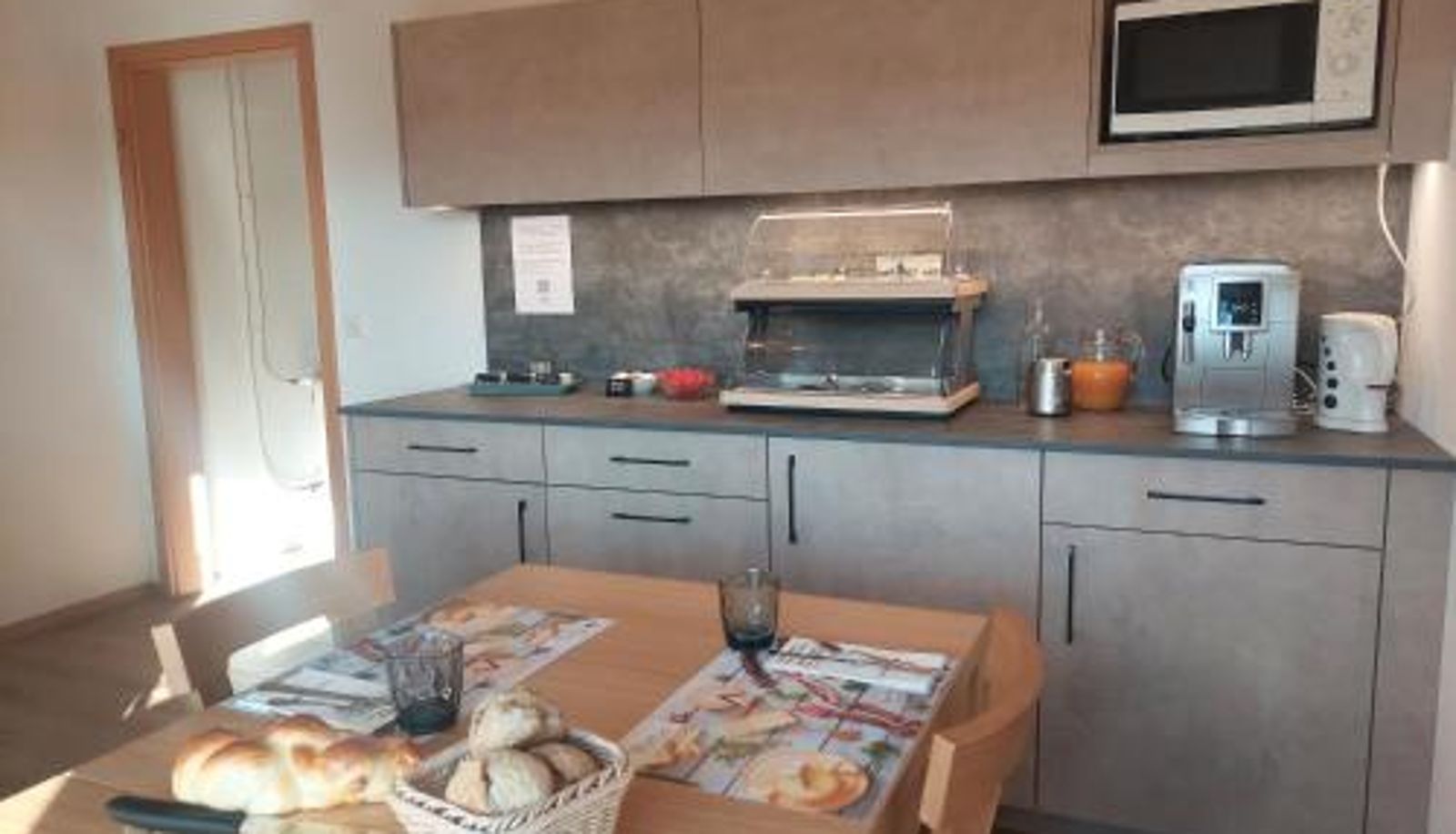 Breakfast room within the restaurant - B&B La Ferme De Pouillerel