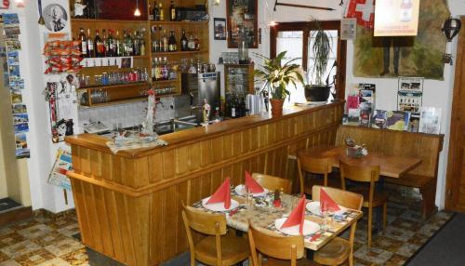 Breakfast room within the restaurant - Auberge Restaurant les Aiguilles Rouges