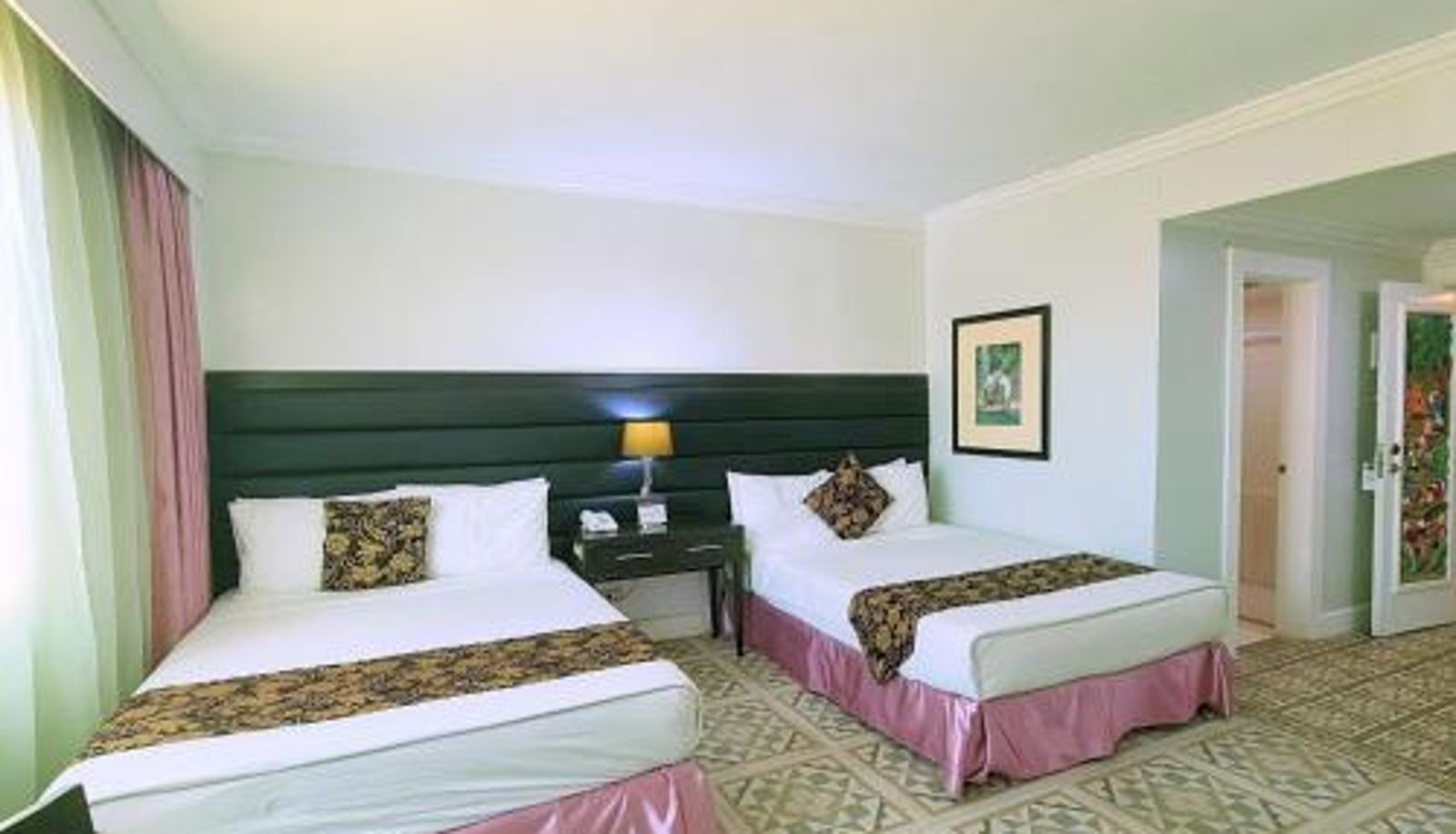 Suite - Fiesta Garden Hotel